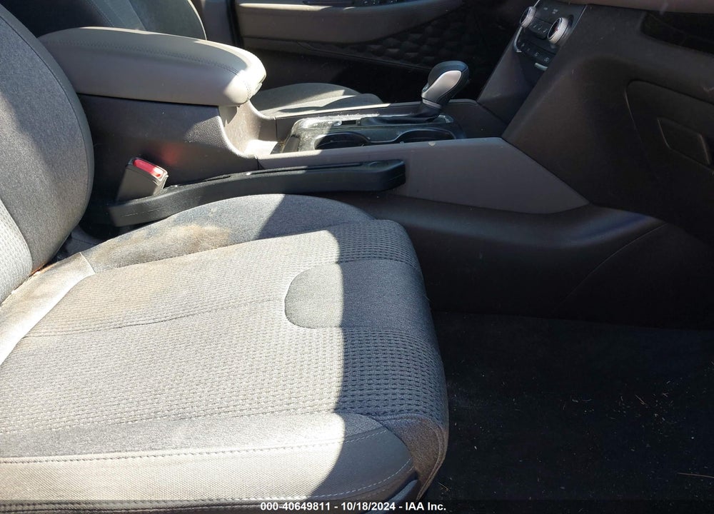 2019 HYUNDAI SANTA FE SE VIN: 5NMS23AD1KH028611