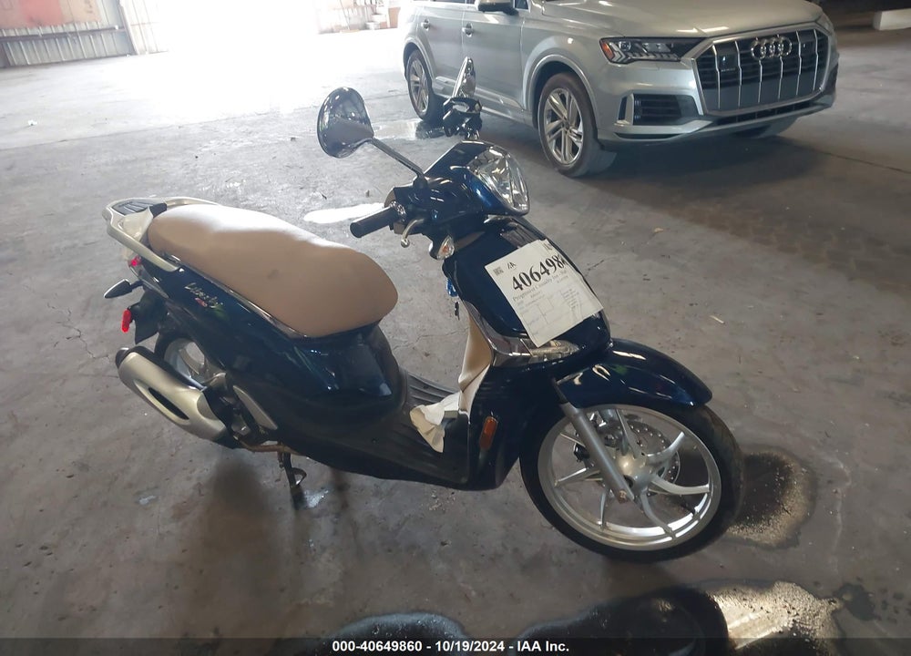 2020 PIAGGIO SCOOTER VIN: ZAPM898G0L7001367