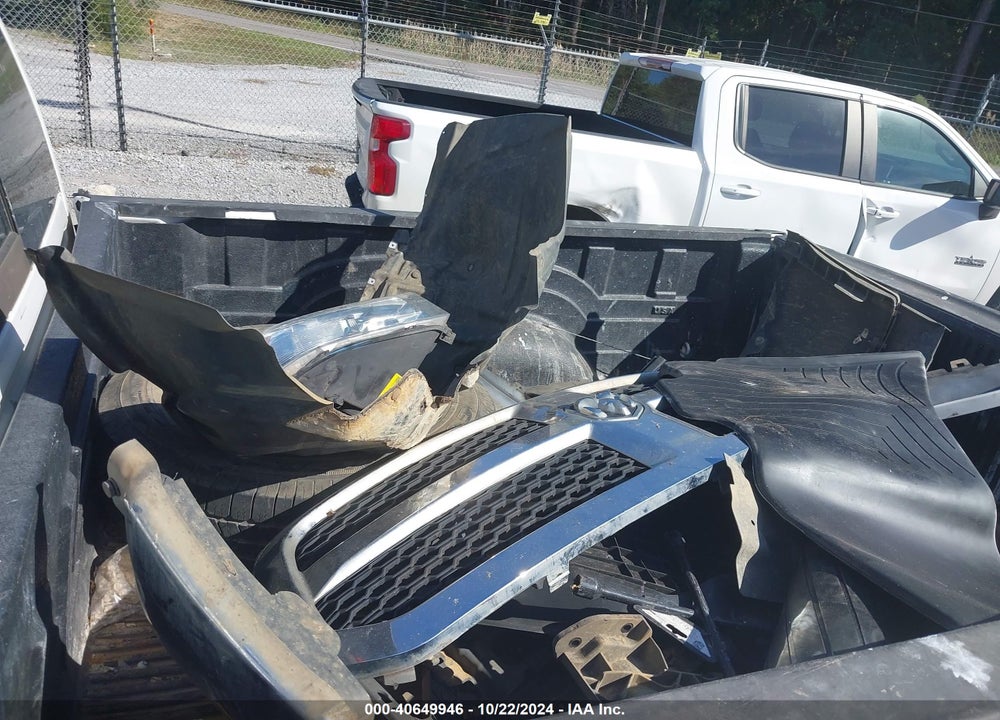 2019 RAM 1500 CLASSIC VIN: 1C6RR6TT8KS613083