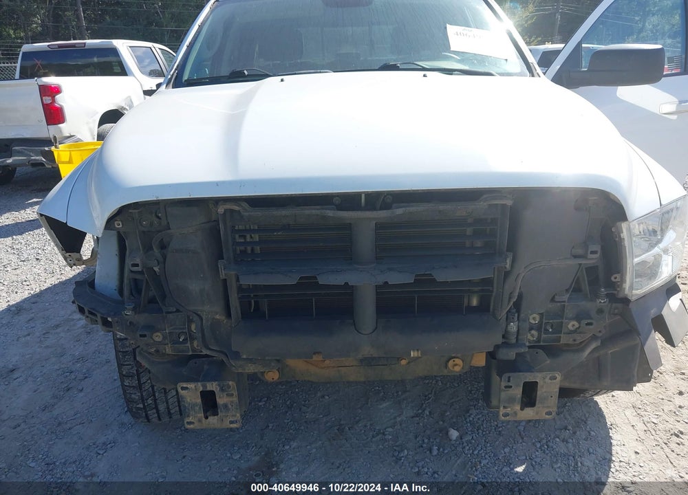 2019 RAM 1500 CLASSIC VIN: 1C6RR6TT8KS613083