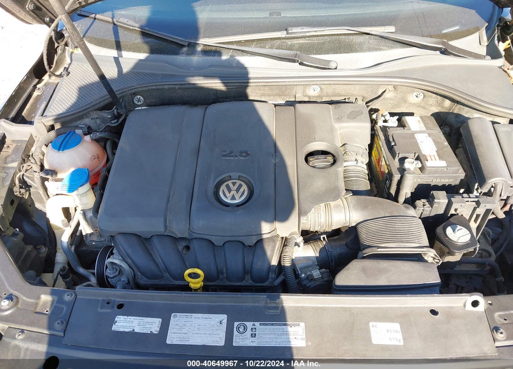 2014 VOLKSWAGEN PASSAT 2.5L S VIN: 1VWAP7A34EC024824