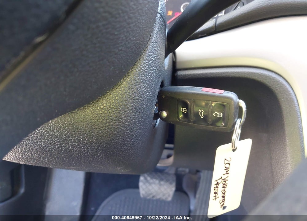 2014 VOLKSWAGEN PASSAT 2.5L S VIN: 1VWAP7A34EC024824