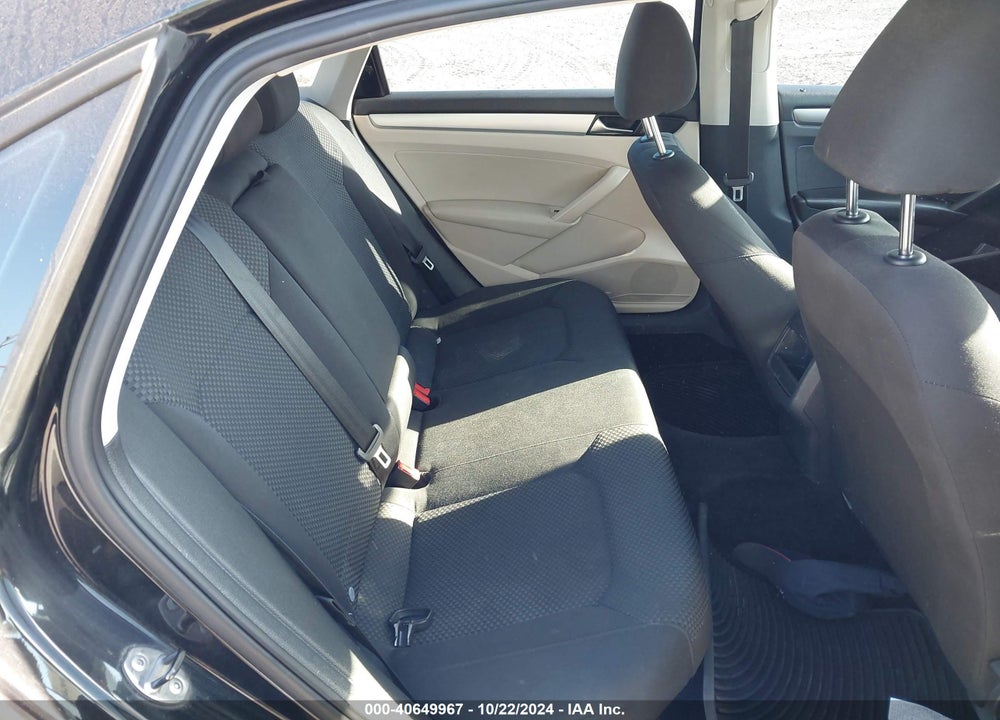 2014 VOLKSWAGEN PASSAT 2.5L S VIN: 1VWAP7A34EC024824