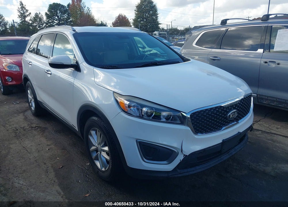 2017 KIA SORENTO 3.3L LX VIN: 5XYPGDA5XHG188365