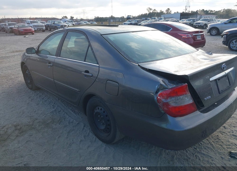 2002 TOYOTA CAMRY XLE VIN: 4T1BE32K22U583771
