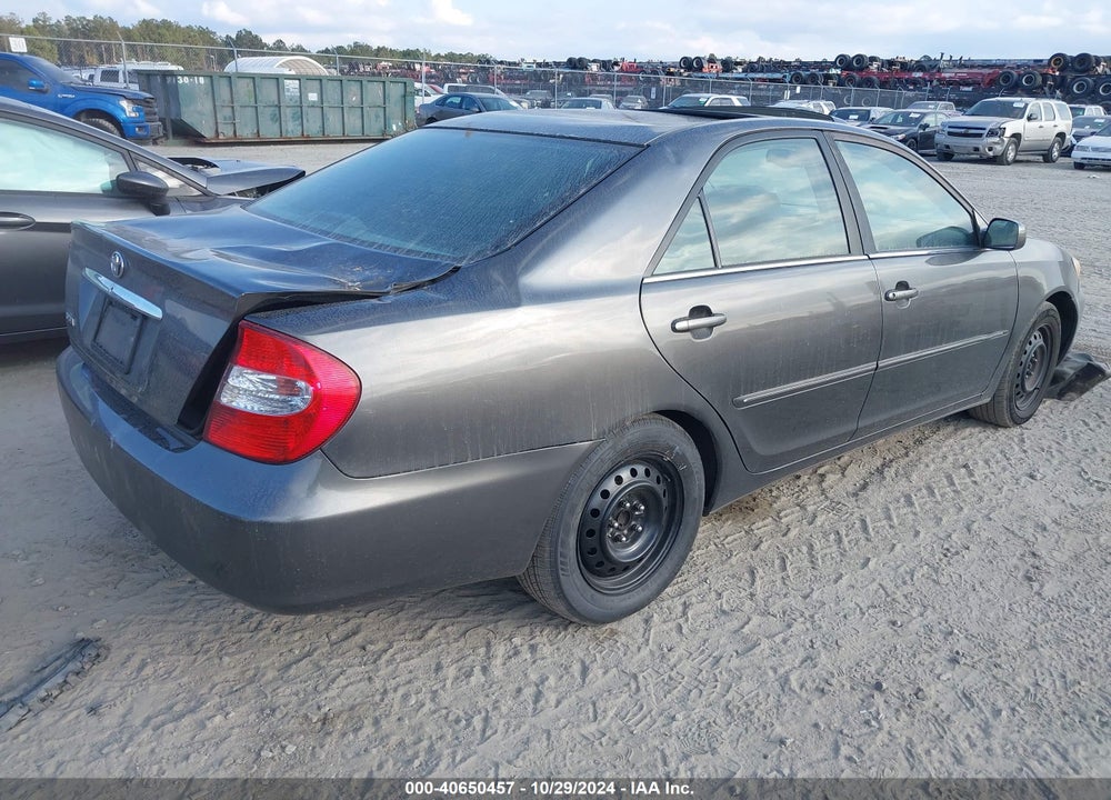 2002 TOYOTA CAMRY XLE VIN: 4T1BE32K22U583771