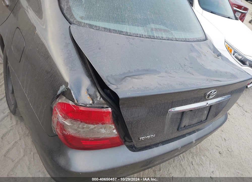 2002 TOYOTA CAMRY XLE VIN: 4T1BE32K22U583771