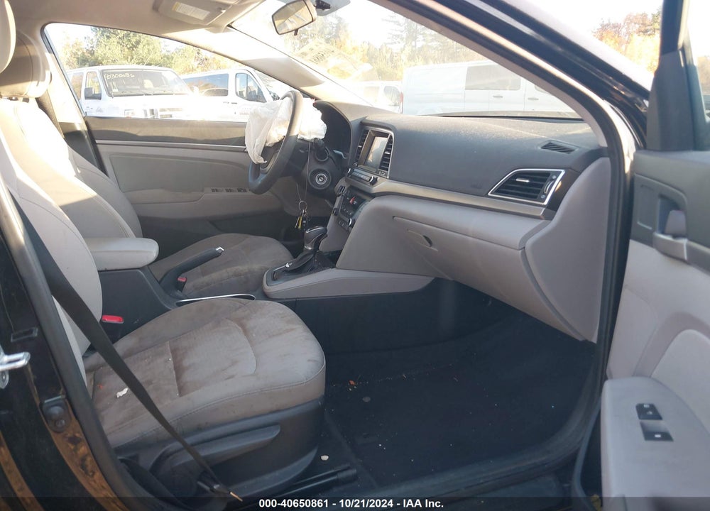 2017 HYUNDAI ELANTRA SE VIN: 5NPD84LF2HH107549