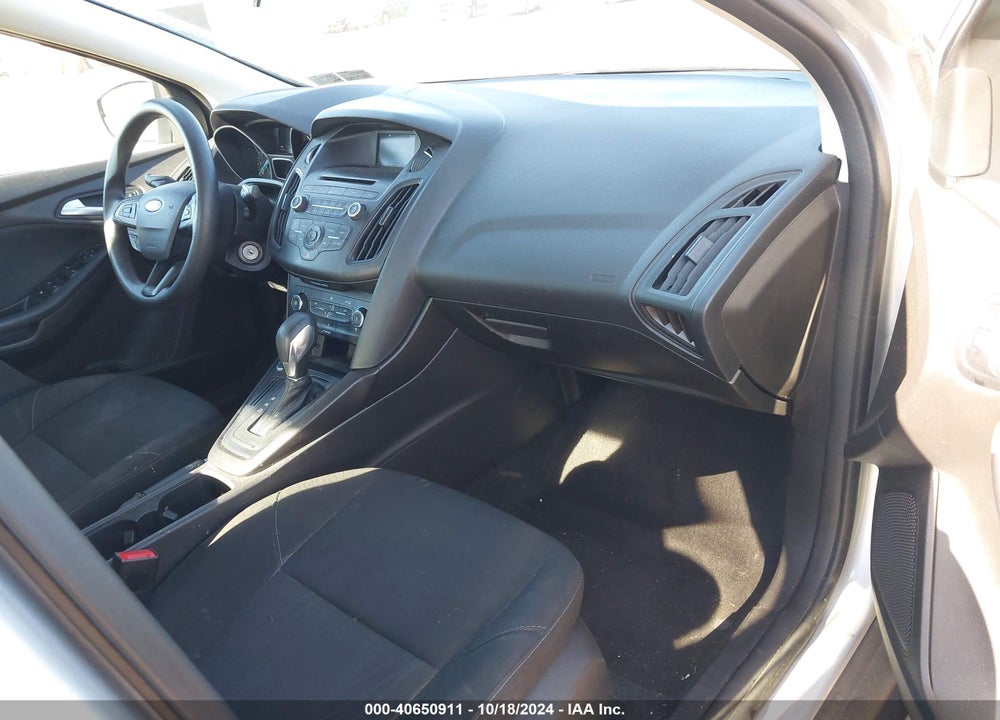 2017 FORD FOCUS SE VIN: 1FADP3F20HL292188