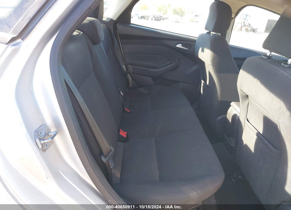 2017 FORD FOCUS SE VIN: 1FADP3F20HL292188