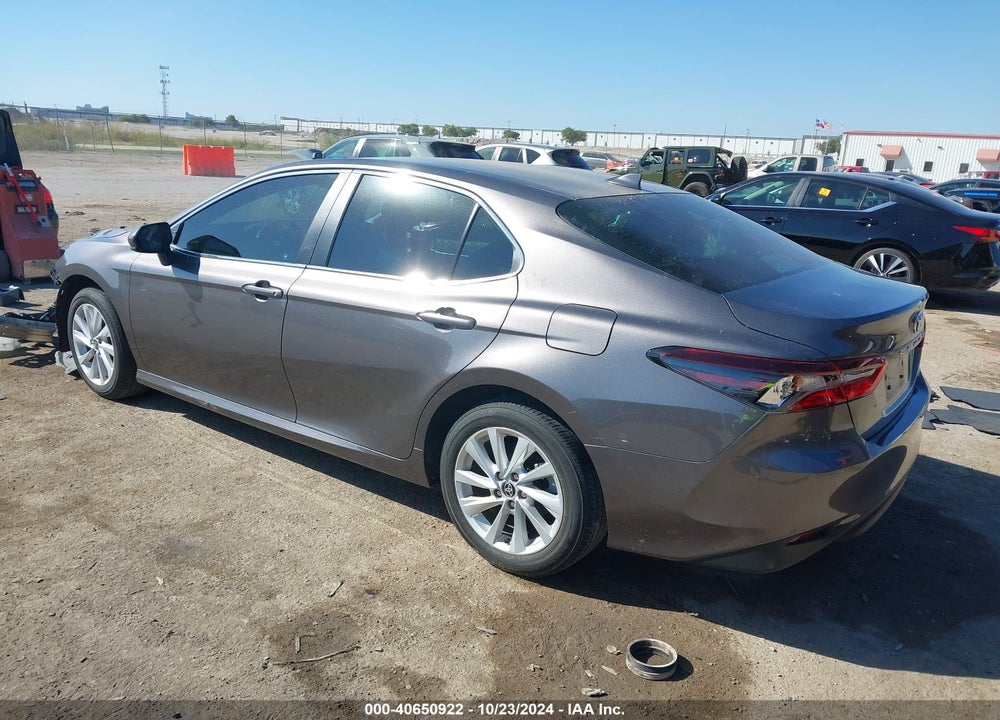 2022 TOYOTA CAMRY LE VIN: 4T1C11AK7NU676764