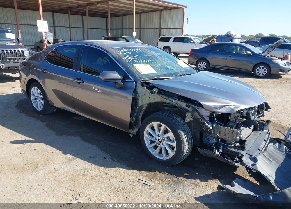 2022 TOYOTA CAMRY LE VIN: 4T1C11AK7NU676764