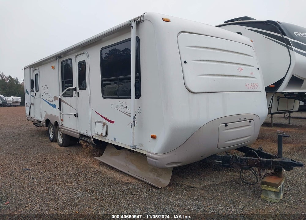 2000 COACHMEN FUTURA VIN: 1TC2B0352Y3000025