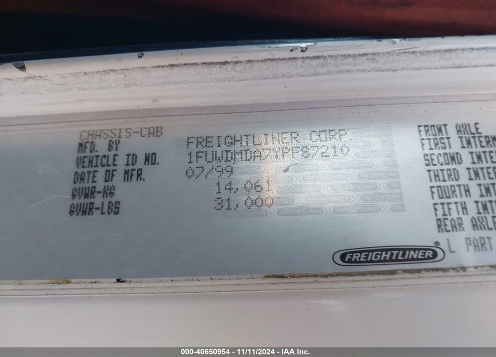 2000 FREIGHTLINER CONVENTIONAL FLD120 VIN: 1FUWDMDA7YPF87210