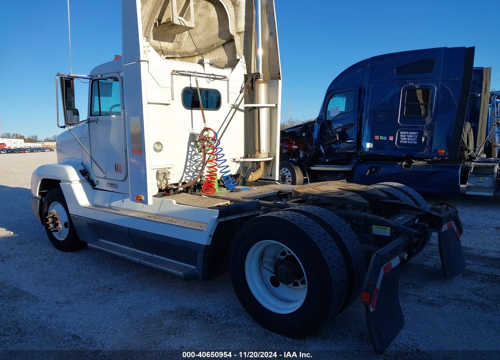 2000 FREIGHTLINER CONVENTIONAL FLD120 VIN: 1FUWDMDA7YPF87210