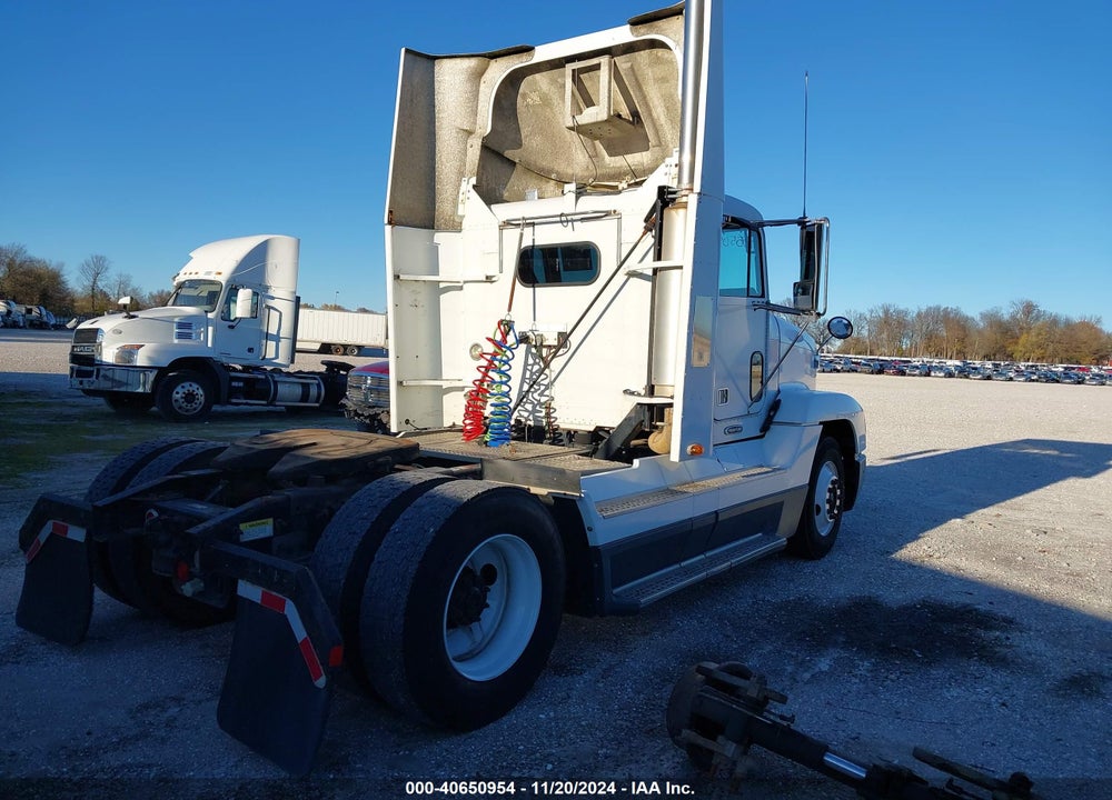 2000 FREIGHTLINER CONVENTIONAL FLD120 VIN: 1FUWDMDA7YPF87210