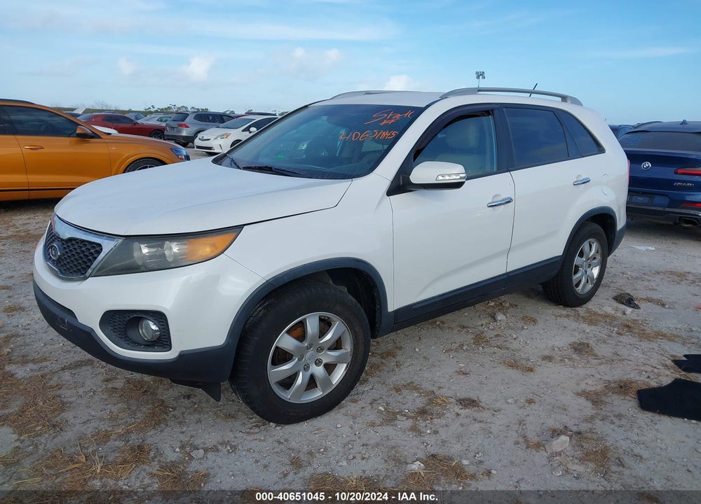 2011 KIA SORENTO LX VIN: 5XYKT4A14BG169174