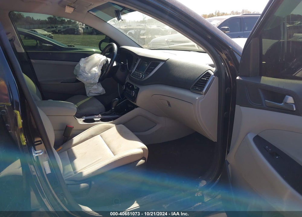 2017 HYUNDAI TUCSON SPORT VIN: KM8J33A24HU524457