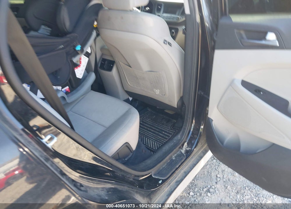 2017 HYUNDAI TUCSON SPORT VIN: KM8J33A24HU524457