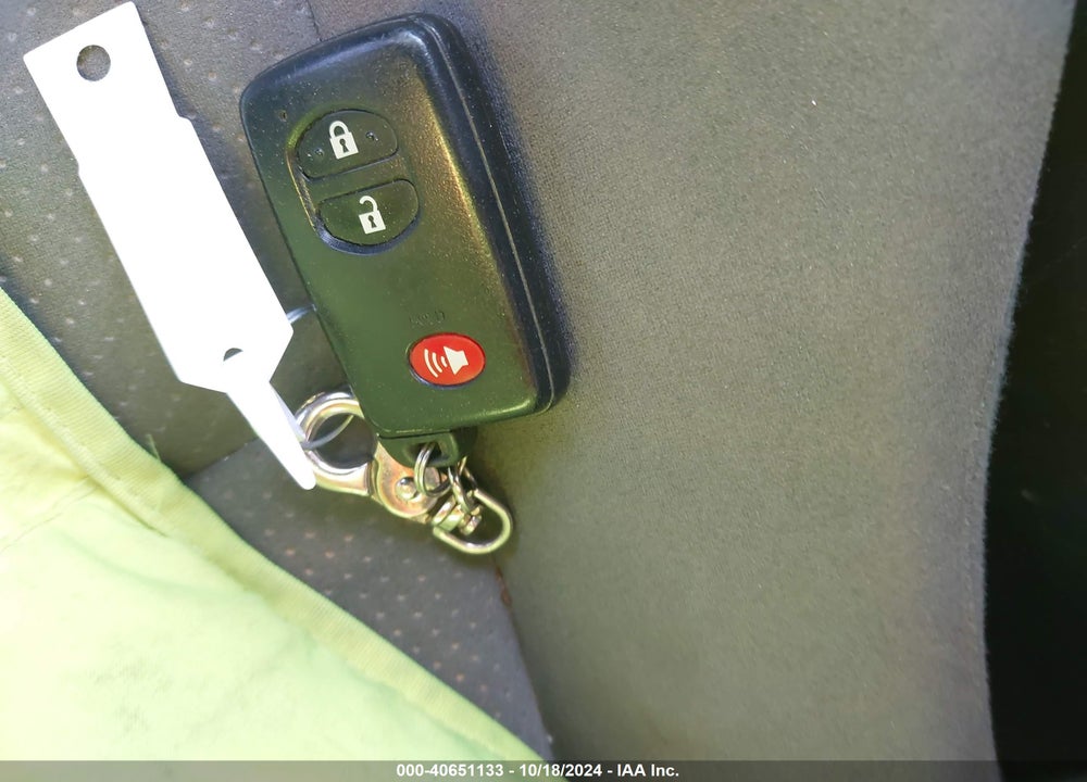 2010 TOYOTA PRIUS II VIN: JTDKN3DUXA0135772