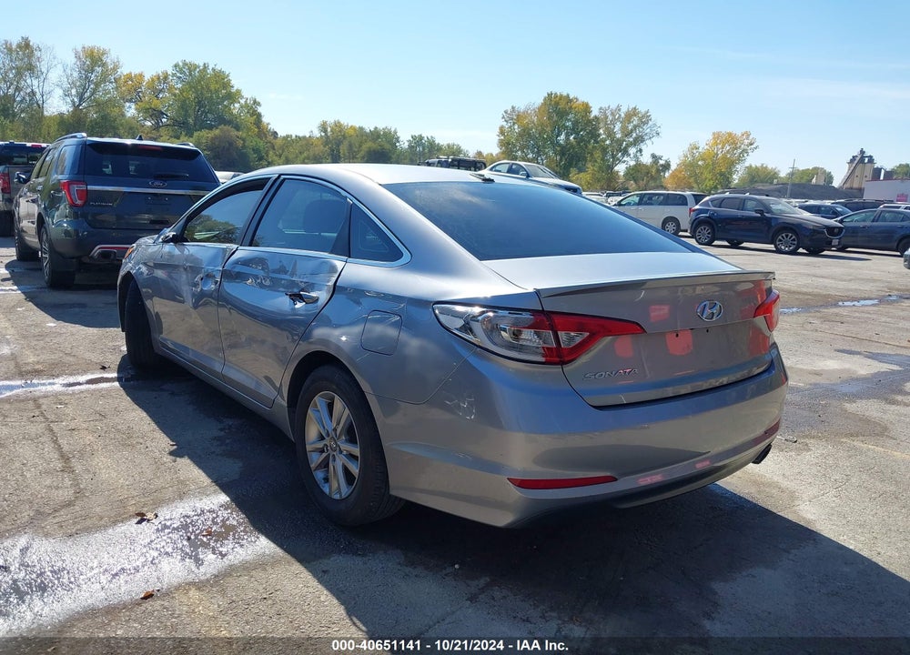 2015 HYUNDAI SONATA SE VIN: 5NPE24AF2FH152464
