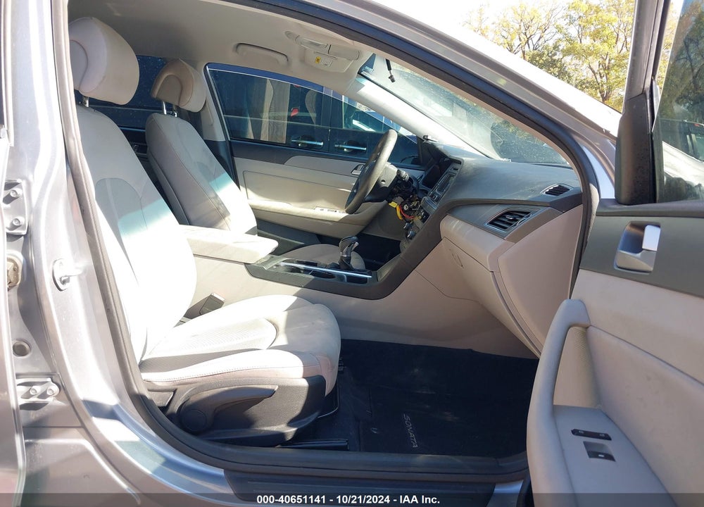 2015 HYUNDAI SONATA SE VIN: 5NPE24AF2FH152464
