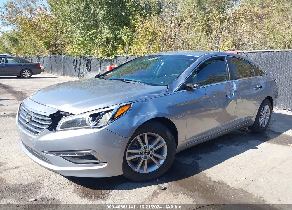 2015 HYUNDAI SONATA SE VIN: 5NPE24AF2FH152464