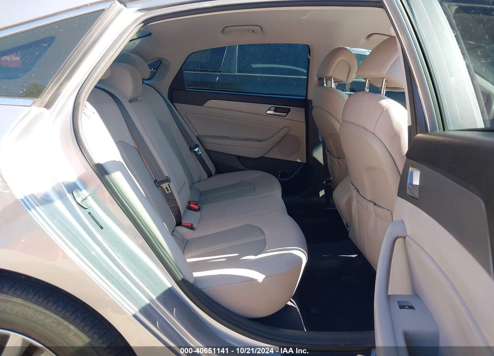 2015 HYUNDAI SONATA SE VIN: 5NPE24AF2FH152464