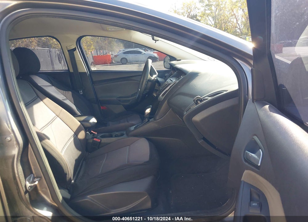 2014 FORD FOCUS SE VIN: 1FADP3F2XEL180431