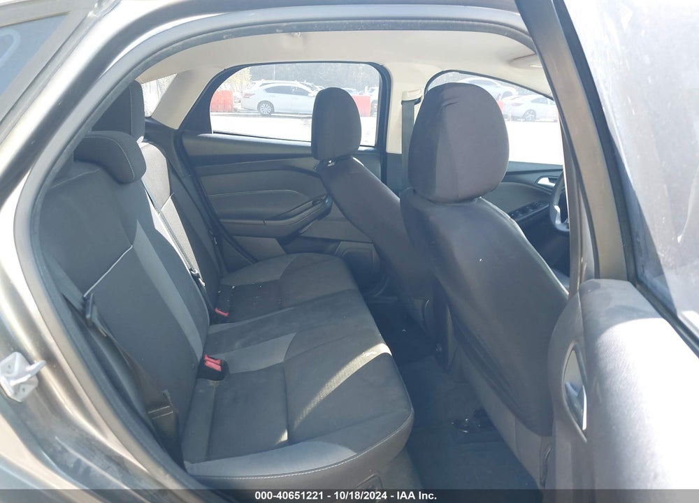 2014 FORD FOCUS SE VIN: 1FADP3F2XEL180431
