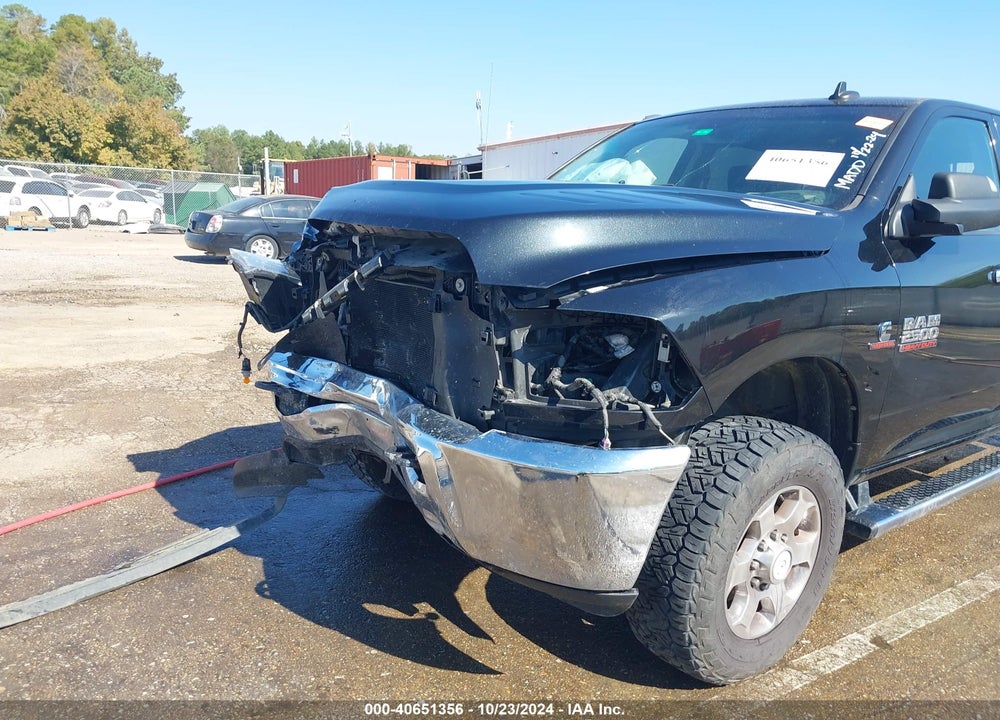 2018 RAM 2500 SLT 4X4 8' BOX VIN: 3C6UR5JL2JG411899