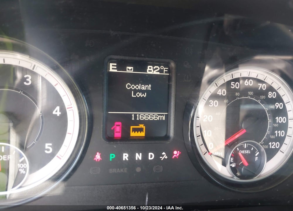 2018 RAM 2500 SLT 4X4 8' BOX VIN: 3C6UR5JL2JG411899