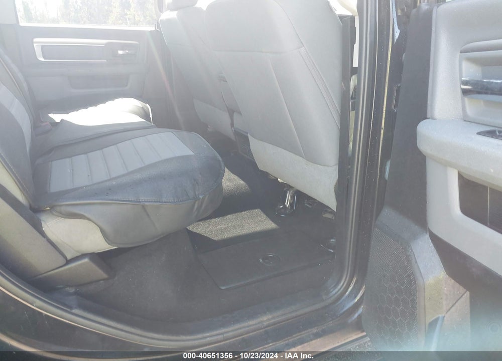 2018 RAM 2500 SLT 4X4 8' BOX VIN: 3C6UR5JL2JG411899