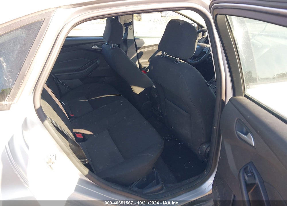 2015 FORD FOCUS SE VIN: 1FADP3F22FL325785