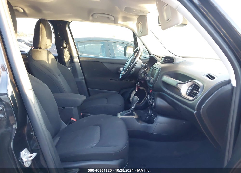 2017 JEEP RENEGADE LATITUDE 4X4 VIN: ZACCJBBB2HPG39328