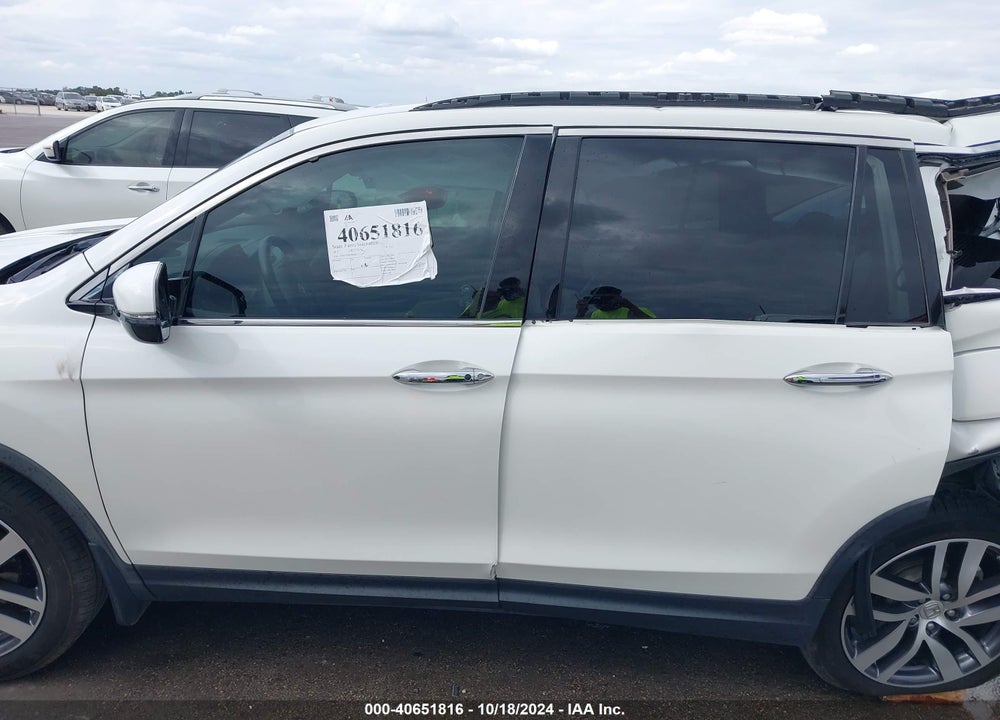 2017 HONDA PILOT TOURING VIN: 5FNYF5H99HB032640