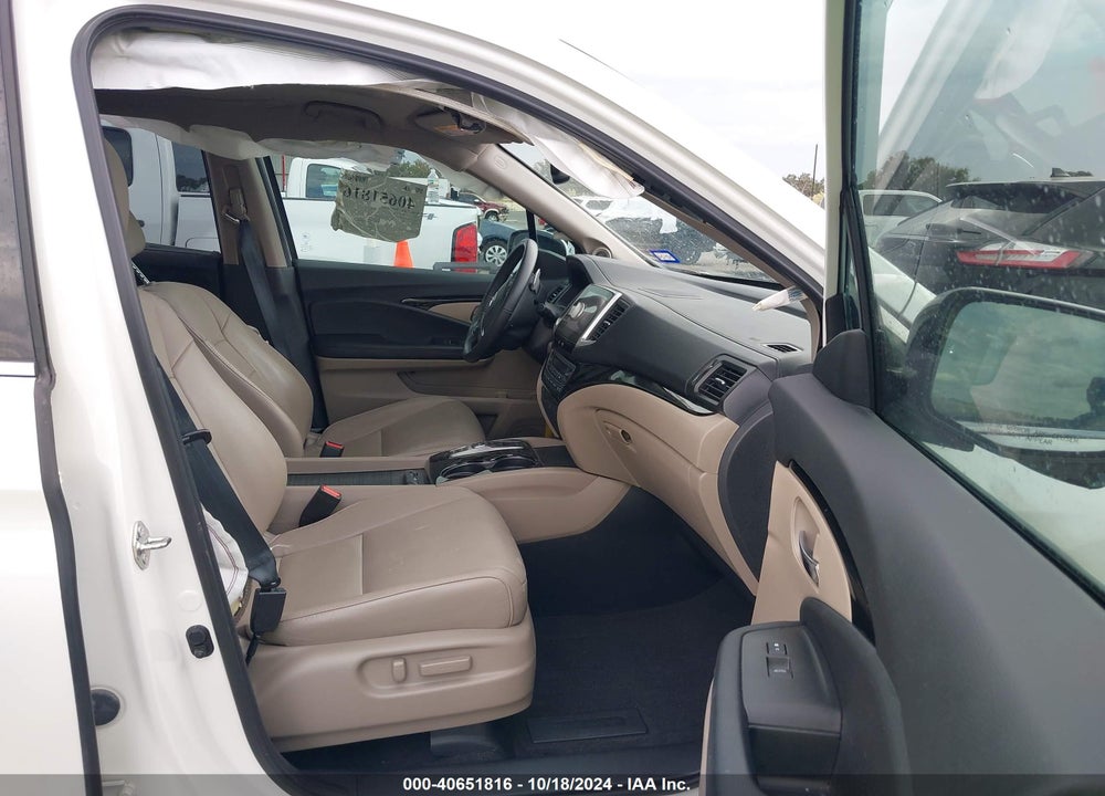 2017 HONDA PILOT TOURING VIN: 5FNYF5H99HB032640