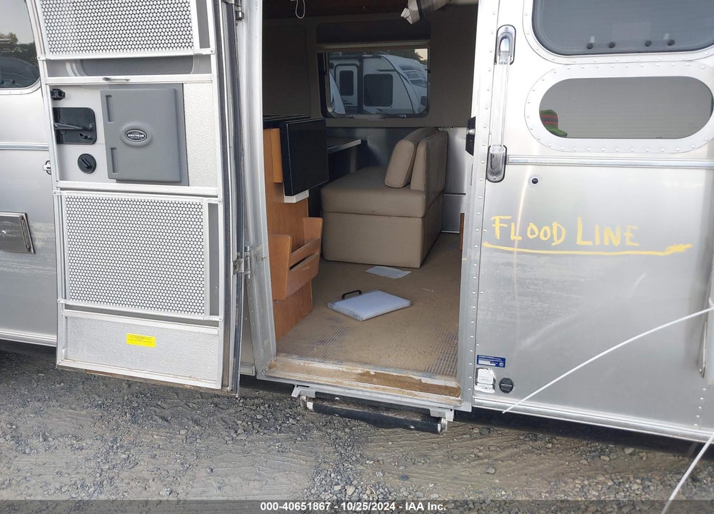 2018 AIRSTREAM CLASSIC VIN: 1STJBYP23JJ540895