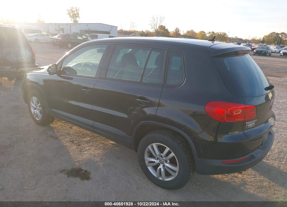2012 VOLKSWAGEN TIGUAN S VIN: WVGBV7AX5CW596475