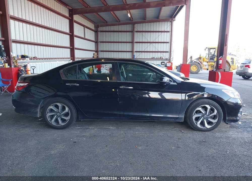 2017 HONDA ACCORD EX VIN: 1HGCR2F79HA104903