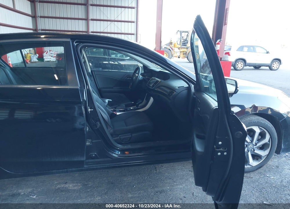 2017 HONDA ACCORD EX VIN: 1HGCR2F79HA104903