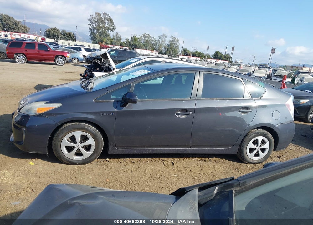 2015 TOYOTA PRIUS VIN: JTDKN3DU8F0395949