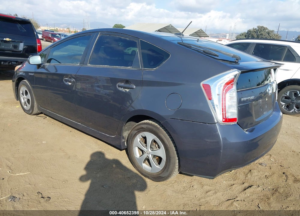 2015 TOYOTA PRIUS VIN: JTDKN3DU8F0395949
