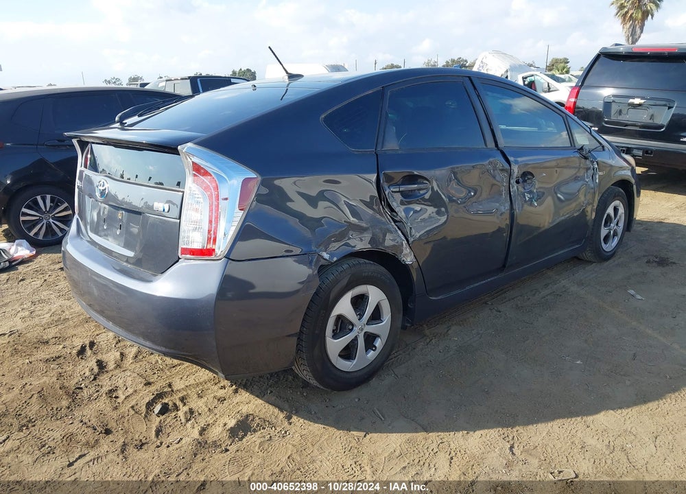 2015 TOYOTA PRIUS VIN: JTDKN3DU8F0395949