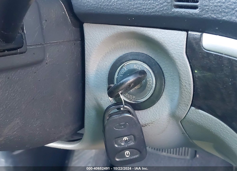 2009 HYUNDAI SANTA FE SE VIN: 5NMSH73E39H272511