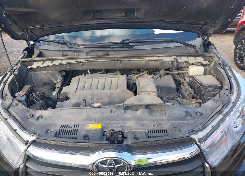 2016 TOYOTA HIGHLANDER XLE V6 VIN: 5TDJKRFHXGS236324