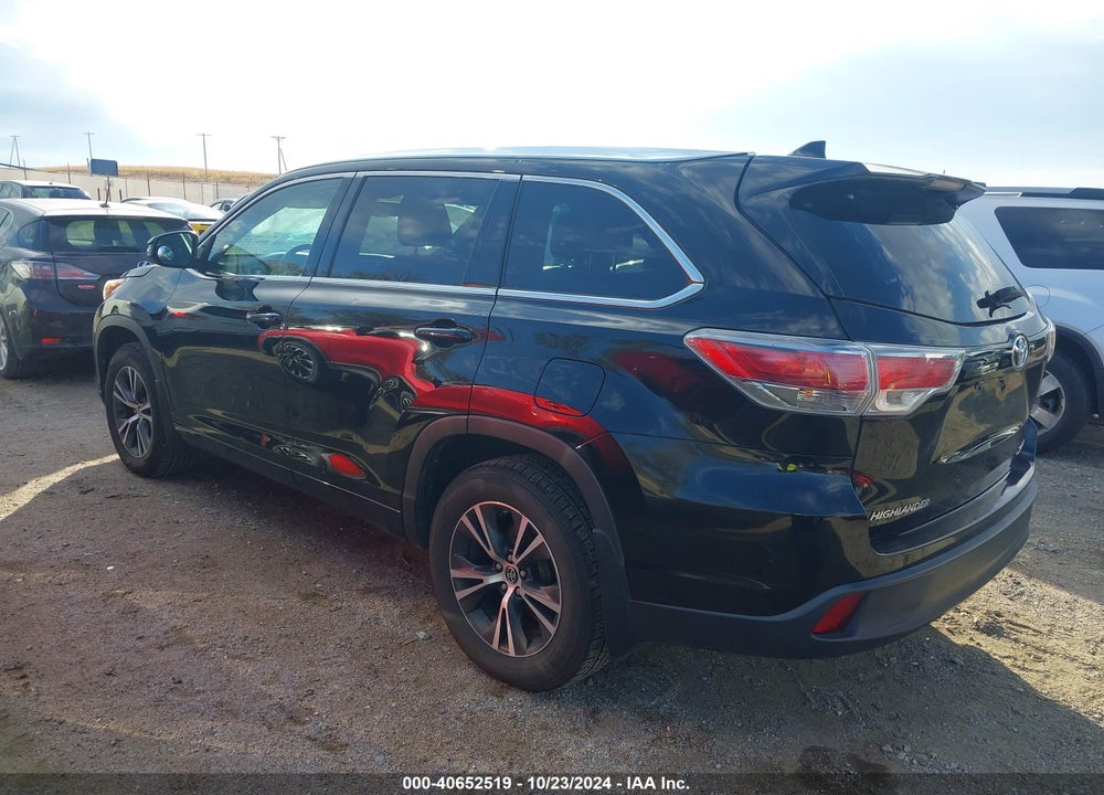 2016 TOYOTA HIGHLANDER XLE V6 VIN: 5TDJKRFHXGS236324