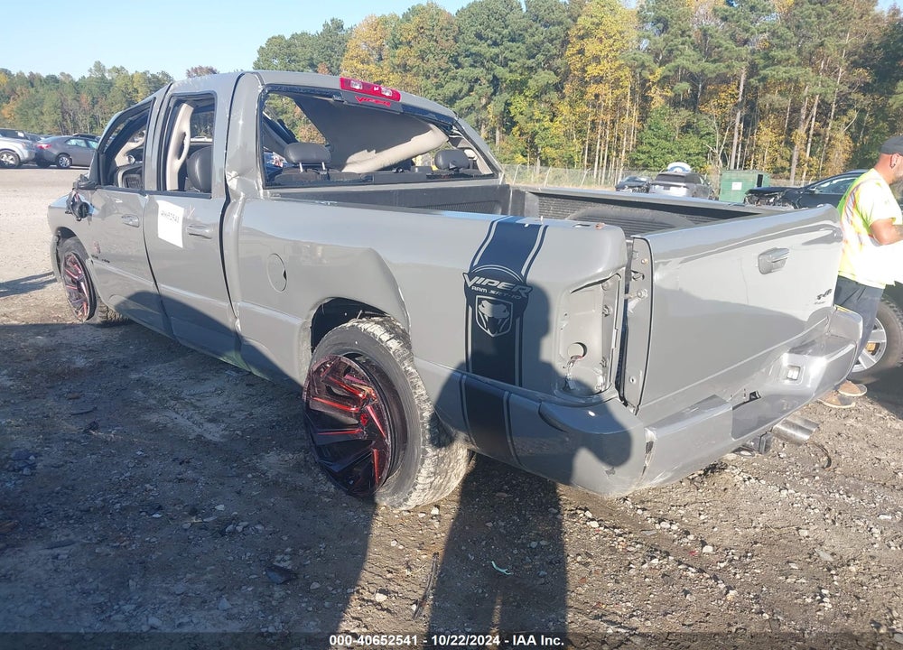 2005 DODGE RAM 1500 SRT-10 VIN: 3D3HA18H85G814505