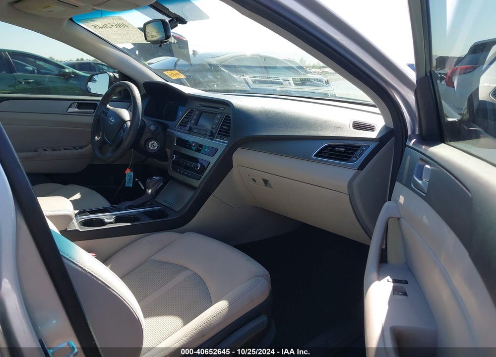2015 HYUNDAI SONATA SE VIN: 5NPE24AF6FH196032