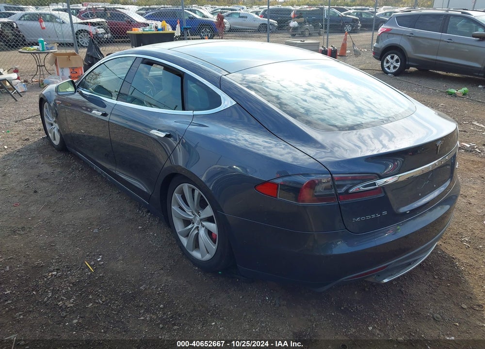 2015 TESLA MODEL S VIN: 5YJSA4H20FFP74732